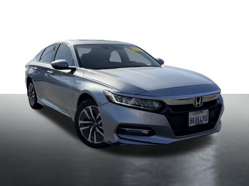 Used 2019 Honda Accord Touring image 2