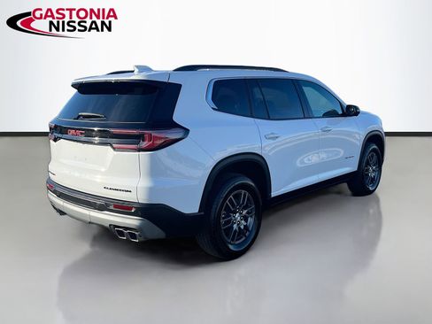 Used 2025 GMC Acadia Elevation image 9