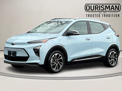 Used 2022 Chevrolet Bolt EUV Premier w/ Sun & Sound Package image 2