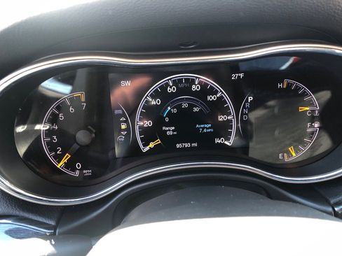 Used 2016 Jeep Grand Cherokee Laredo 75th Anniversary image 34