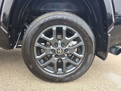 Used 2025 Toyota Tundra Platinum image 33