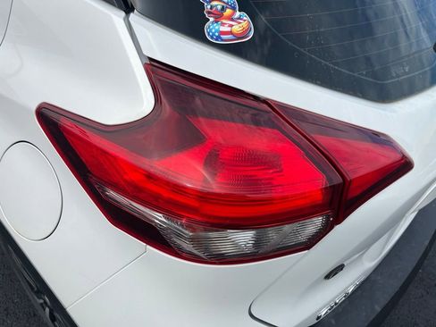 Used 2018 Nissan Kicks SR w/ Exterior Package FWD image 19