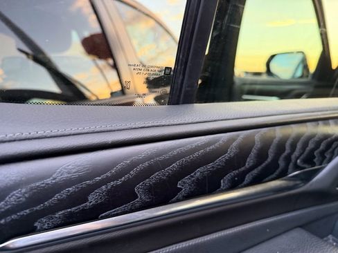 Used 2021 GMC Yukon Denali w/ Denali Premium Package image 16