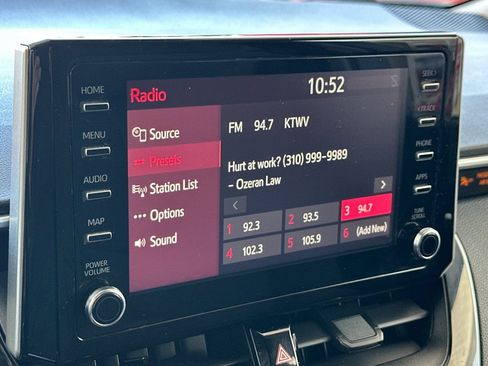 Used 2020 Toyota Corolla LE FWD image 18