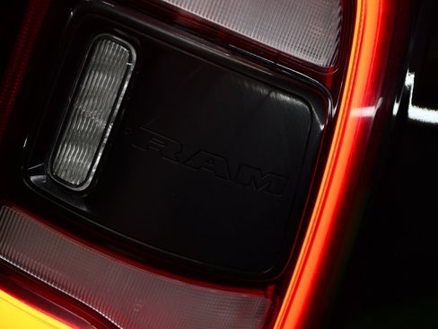 Used 2019 RAM 3500 Laramie w/ Black Appearance Package image 20