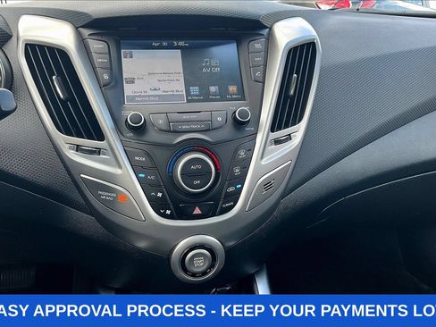 Used 2017 Hyundai Veloster Value Edition FWD image 17