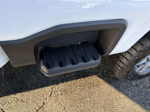 Used 2024 Ford F250 Lariat image 13