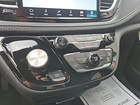 New 2026 Chrysler Pacifica Select image 57