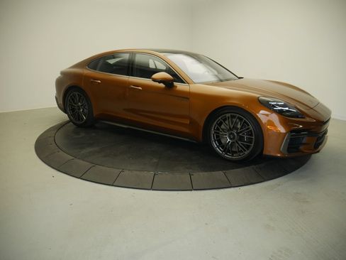 Certified 2025 Porsche Panamera Turbo AWD/4WD image 9