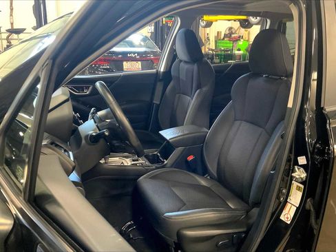 Used 2019 Subaru Forester Premium w/ All-Weather Package image 8