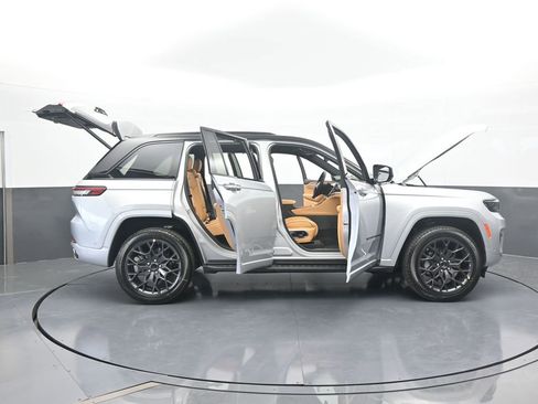 New 2025 Jeep Grand Cherokee Summit image 71