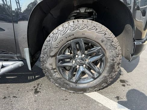 Used 2020 Chevrolet Silverado 1500 LT Trail Boss AWD/4WD image 4