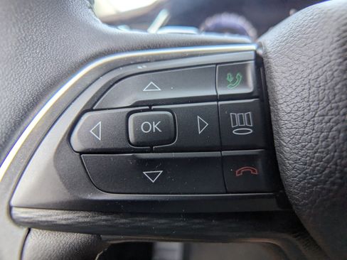 Used 2023 Jeep Grand Cherokee Laredo AWD/4WD image 25