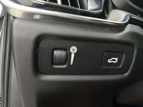 Used 2019 Volvo S60 T6 R-Design image 20