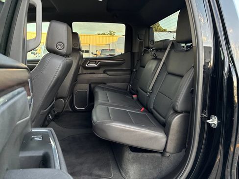 Used 2025 GMC Sierra 1500 SLT AWD/4WD image 25