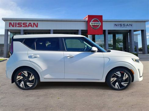 Used 2023 Kia Soul GT-Line w/ GT-Line Technology Package image 3