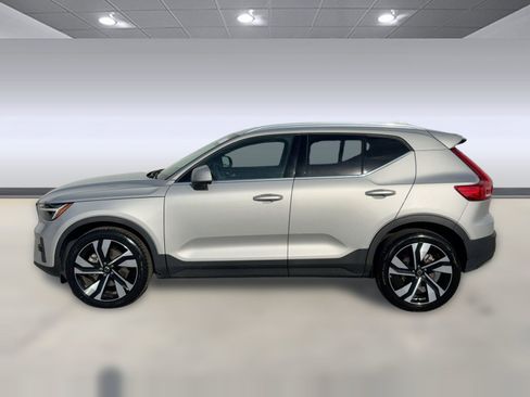 Certified 2023 Volvo XC40 B5 Plus w/ Protection Package Premier image 2