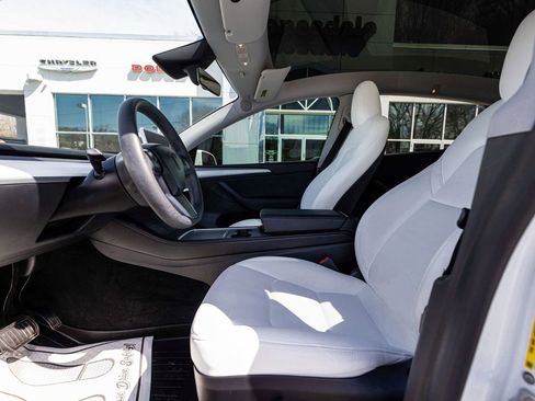 Used 2023 Tesla Model Y Long Range image 23