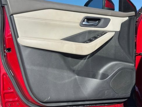 Used 2023 Nissan Rogue SV w/ SV Premium Package image 21