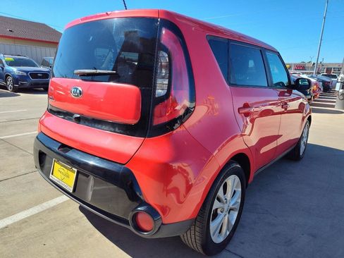 Used 2016 Kia Soul + FWD image 4