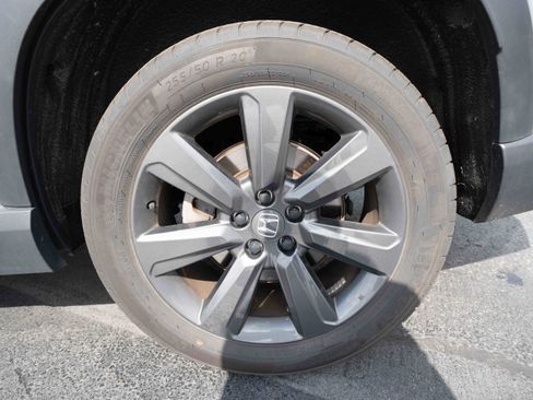 Certified 2025 Honda Pilot Sport image 29