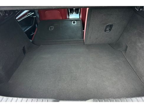 Used 2021 MAZDA MAZDA3 Hatchback w/Premium Plus Pkg image 17