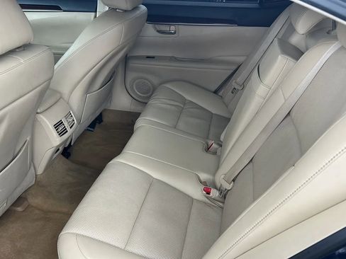 Used 2014 Lexus ES 350 w/ Premium Package FWD image 13