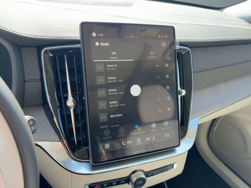 New 2026 Volvo XC90 B6 Ultra w/ Protection Package image 24