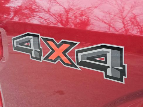 Used 2015 Ford F150 XLT w/ Equipment Group 302A Luxury image 12