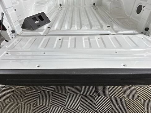Used 2025 Nissan Frontier PRO-4X AWD/4WD image 32