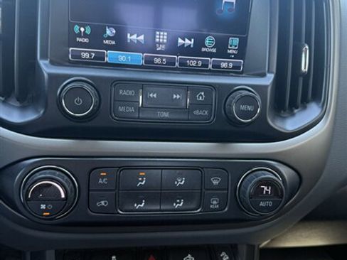 Used 2017 Chevrolet Colorado Z71 AWD/4WD image 22