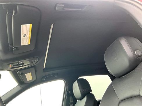 Used 2025 Porsche Cayenne AWD/4WD image 18