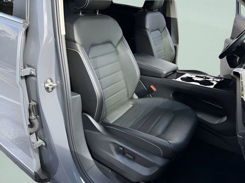 Used 2025 Volkswagen Atlas SEL image 26