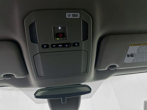 Used 2024 Toyota Highlander LE image 18