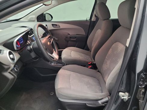 Used 2020 Chevrolet Sonic LT image 17