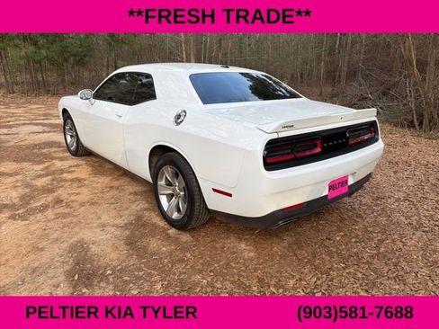 Used 2021 Dodge Challenger SXT w/ Driver Convenience Group image 9