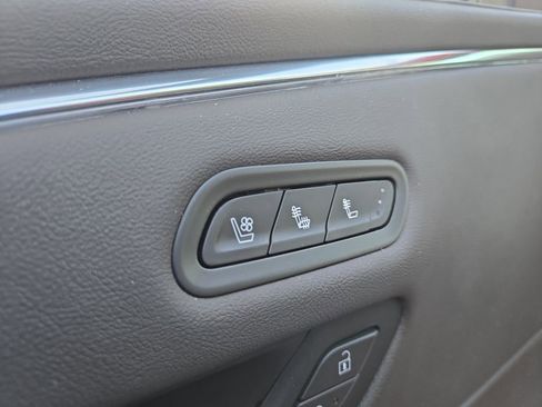 Used 2021 Cadillac Escalade Sport w/ LPO, ONYX Package image 9