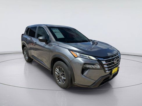 Used 2025 Nissan Rogue S FWD image 1