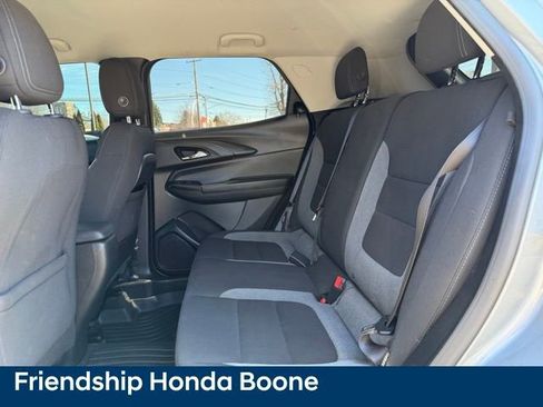 Used 2024 Chevrolet TrailBlazer LT w/ LT Cold Weather Package image 31