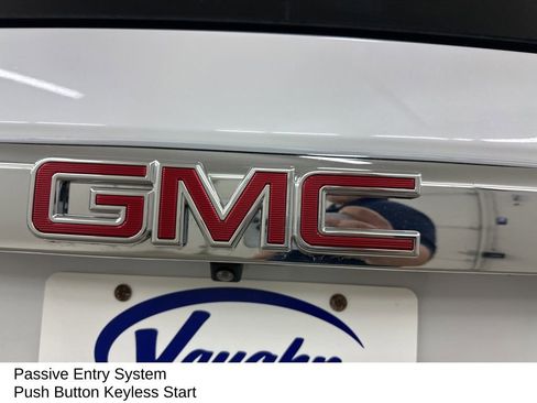 Used 2017 GMC Yukon XL Denali w/ Open Road Package AWD/4WD image 16