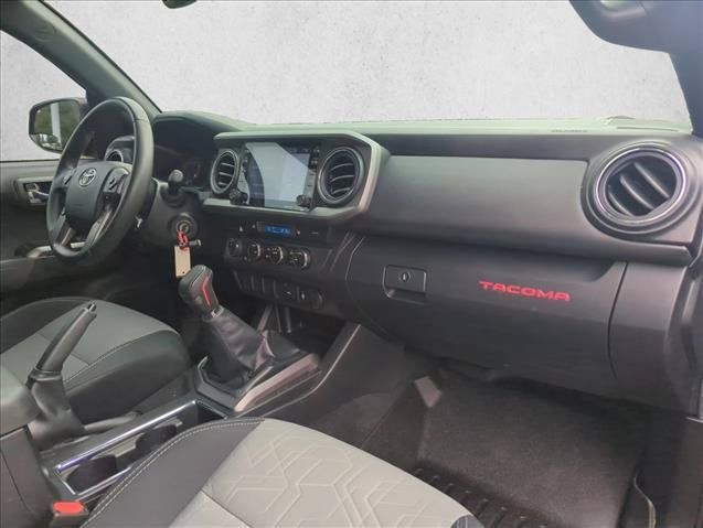Used 2022 Toyota Tacoma TRD Sport w/ TRD Premium Sport Package AWD/4WD image 28