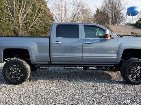Used 2016 Chevrolet Silverado 2500 High Country w/ Duramax Plus Package image 9