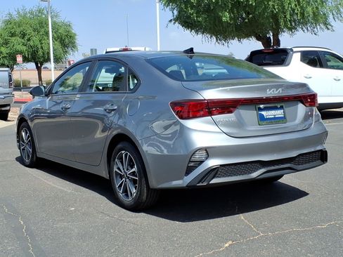 Used 2022 Kia Forte LXS FWD image 3