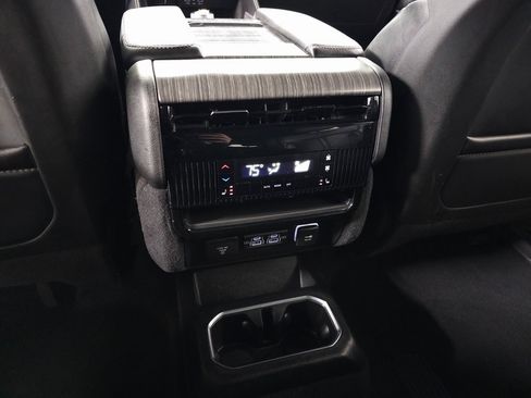 Used 2024 Jeep Wagoneer Series III image 36