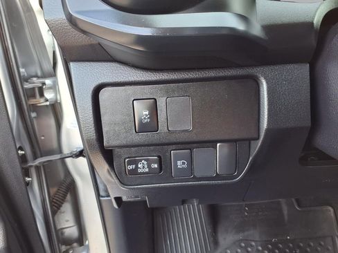 Used 2022 Toyota Tacoma SR image 13