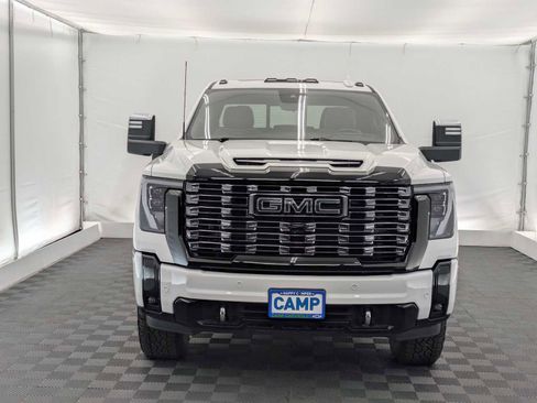 Used 2025 GMC Sierra 3500 Denali Ultimate AWD/4WD image 9