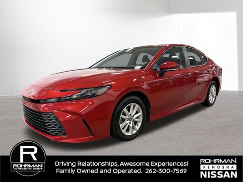Used 2025 Toyota Camry LE image 1