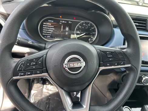 Used 2025 Nissan Versa SV FWD image 14