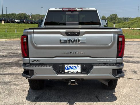Used 2025 GMC Sierra 2500 Denali Ultimate AWD/4WD image 3