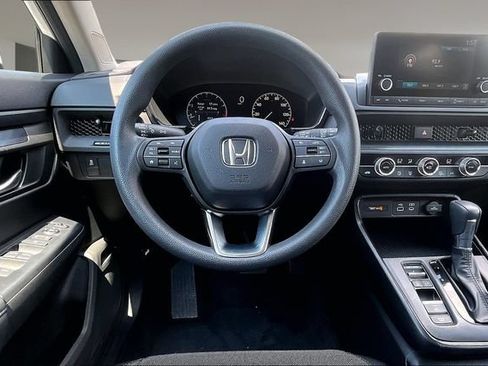 Used 2024 Honda CR-V EX image 8